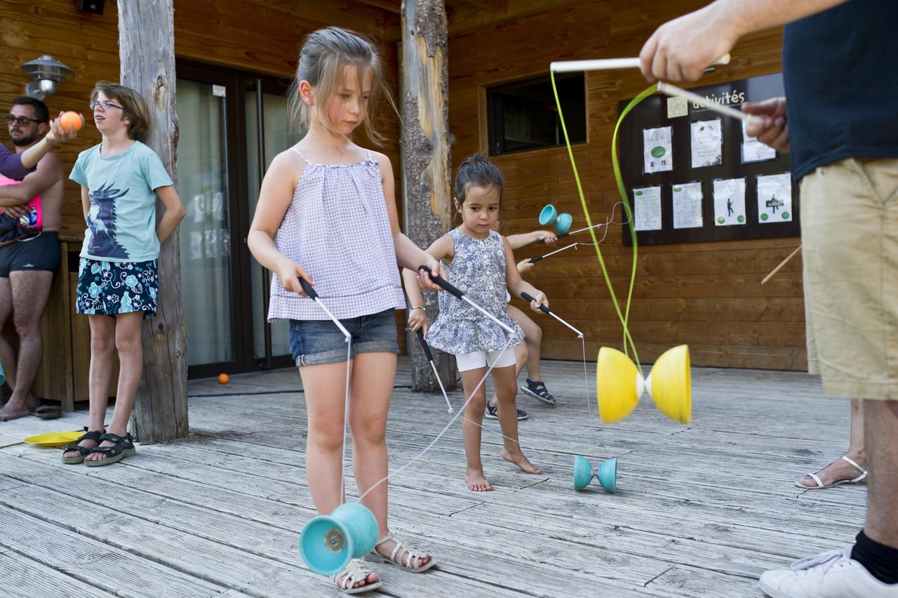 Village Huttopia Lanmary Antonne-et-Trigonant Buitenkant foto